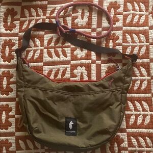 Cotopaxi Crescent bag